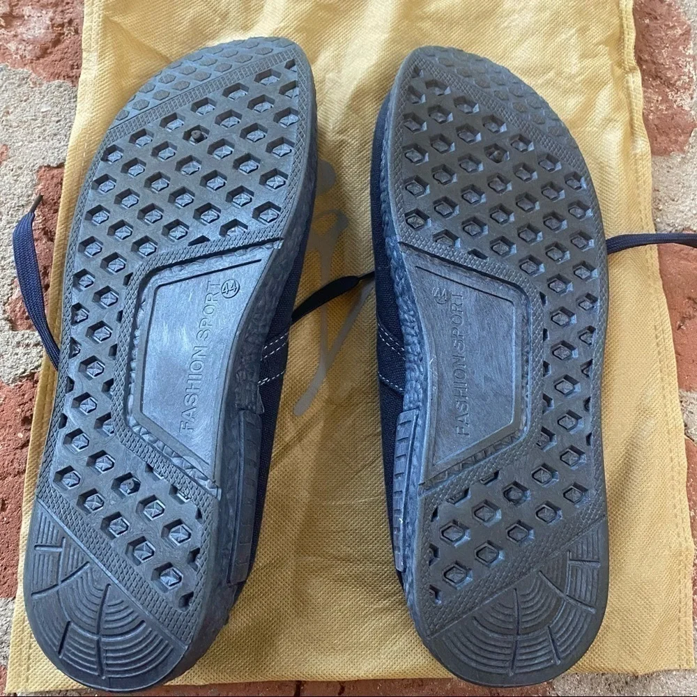 Men’s size 44 blue laced boat shoes